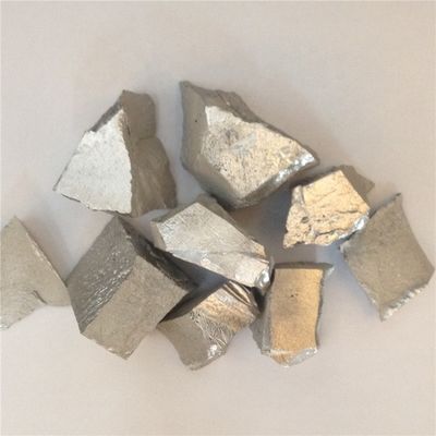 알루미늄 울프스텐 마스터 합금 AlW50와 W 5-10%는 6-8kg 와플 잉글에서 곡물 정제 및 기계적 특성을 향상시킵니다.